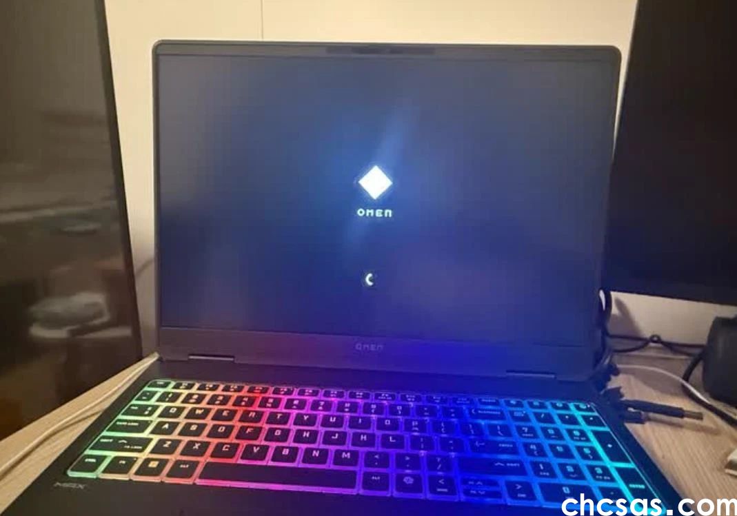 旗舰之选：OMEN暗影精灵MAX深度体验，RTX 5090+酷睿Ultra 9能否征服4K游戏？(图1)