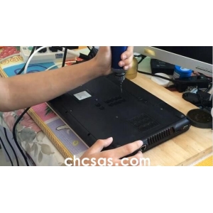 笔记本内部灰尘怎么清理|笔记本怎么拆开清理灰尘